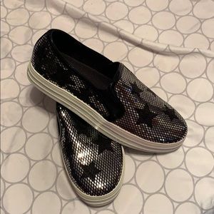 NWOT size 10 sketchers slip on sneakers